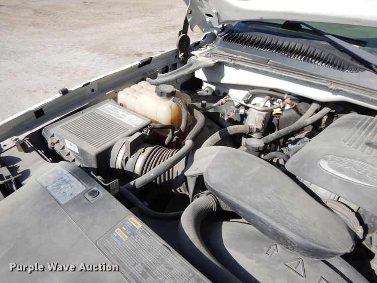 image for item DF5911 2004 Chevrolet Silverado 1500 pickup truck