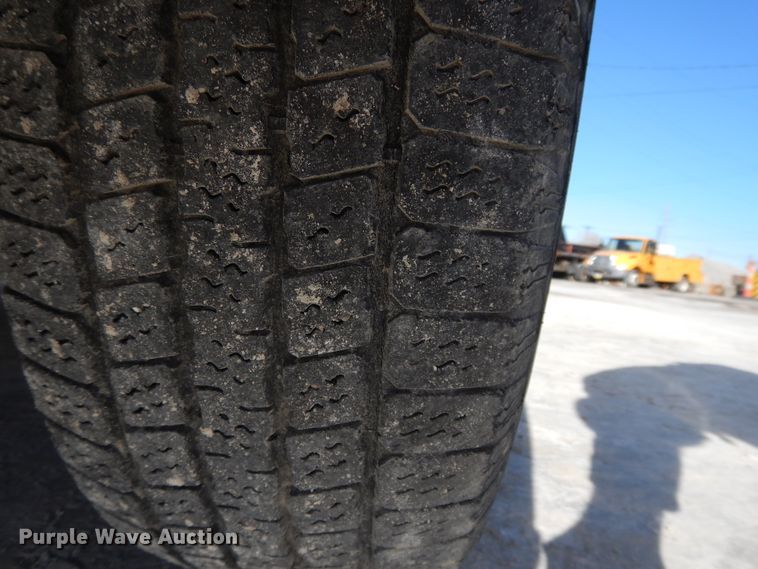 image for item DF5911 2004 Chevrolet Silverado 1500 pickup truck