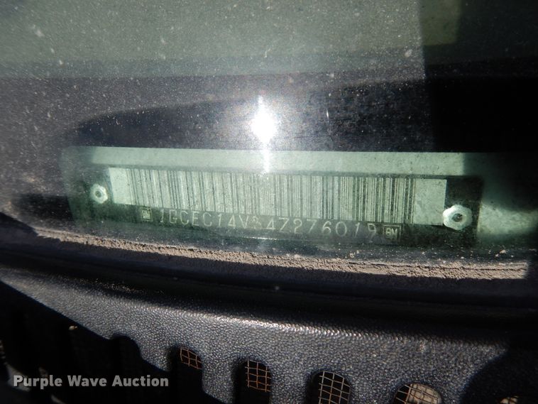 image for item DF5911 2004 Chevrolet Silverado 1500 pickup truck