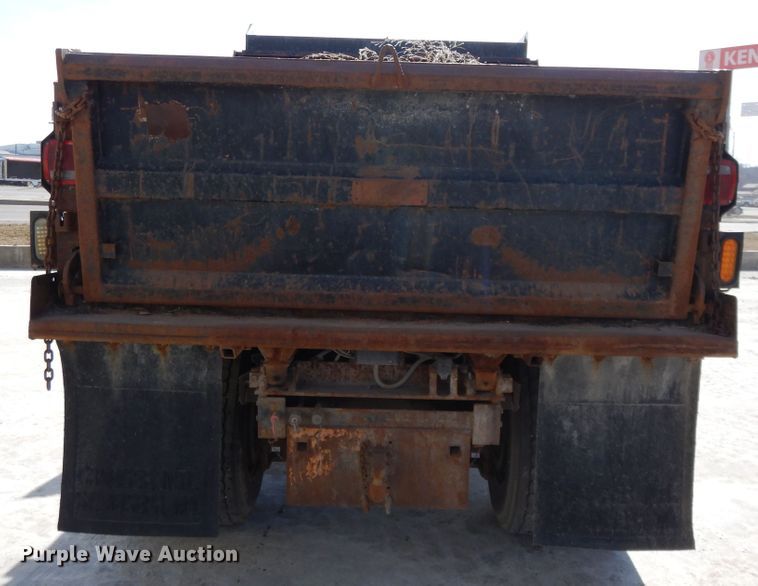 image for item DF5913 1997 International 4900 dump truck