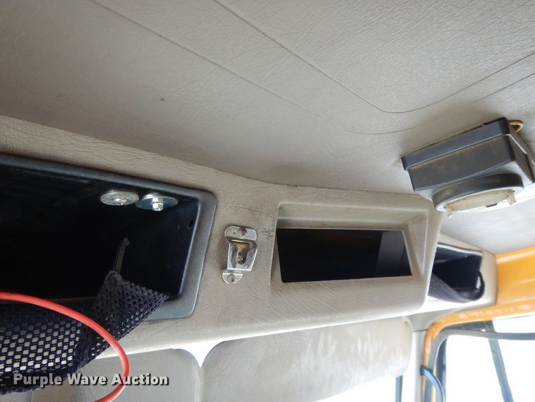 image for item DF5913 1997 International 4900 dump truck