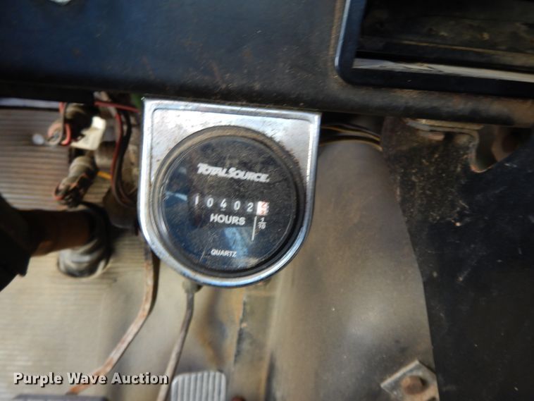 image for item DF5913 1997 International 4900 dump truck