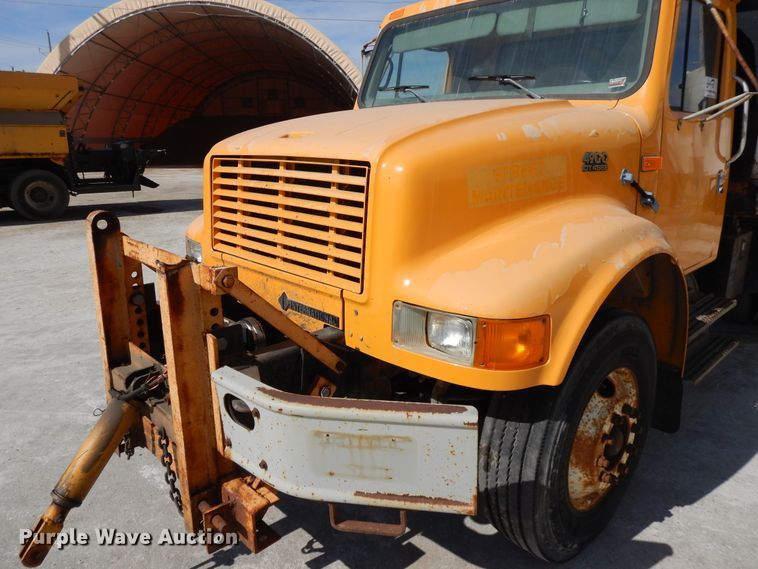 image for item DF5913 1997 International 4900 dump truck