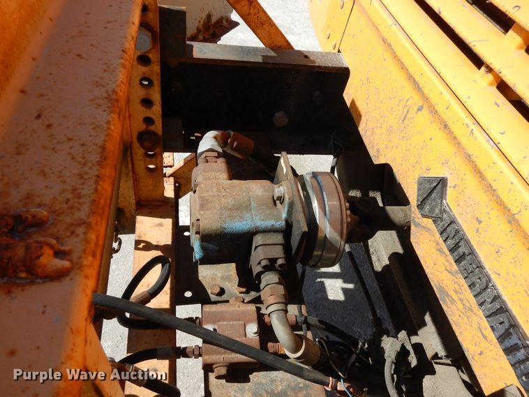 image for item DF5913 1997 International 4900 dump truck