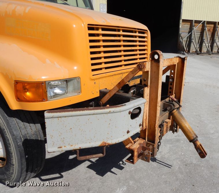 image for item DF5913 1997 International 4900 dump truck