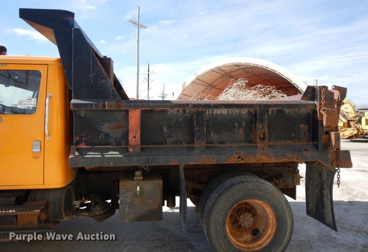 image for item DF5913 1997 International 4900 dump truck