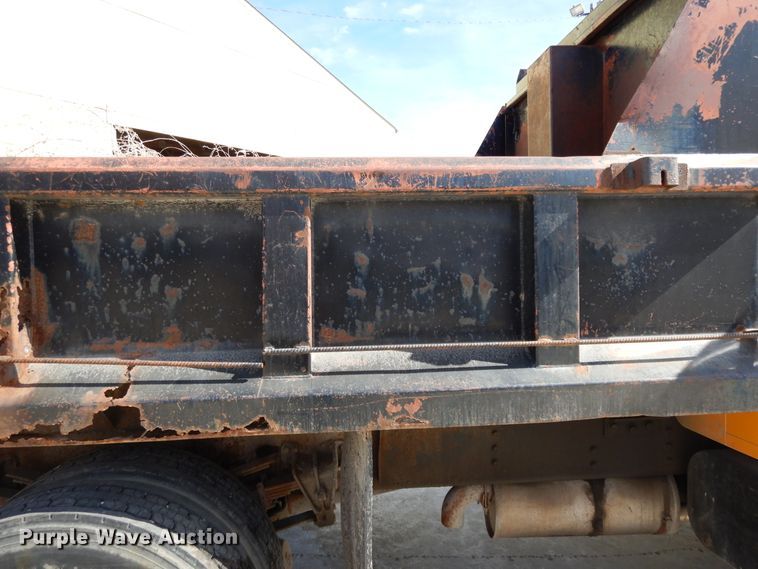 image for item DF5913 1997 International 4900 dump truck