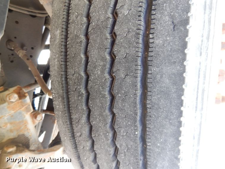 image for item DF5913 1997 International 4900 dump truck