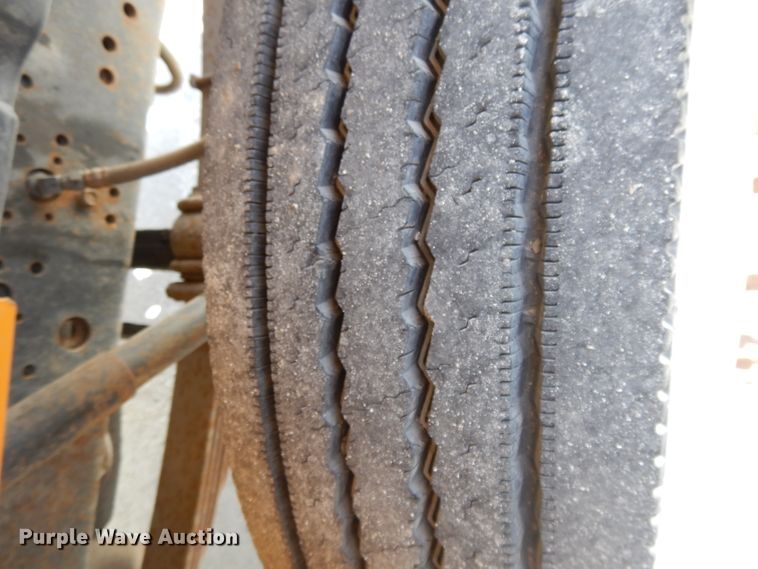 image for item DF5913 1997 International 4900 dump truck