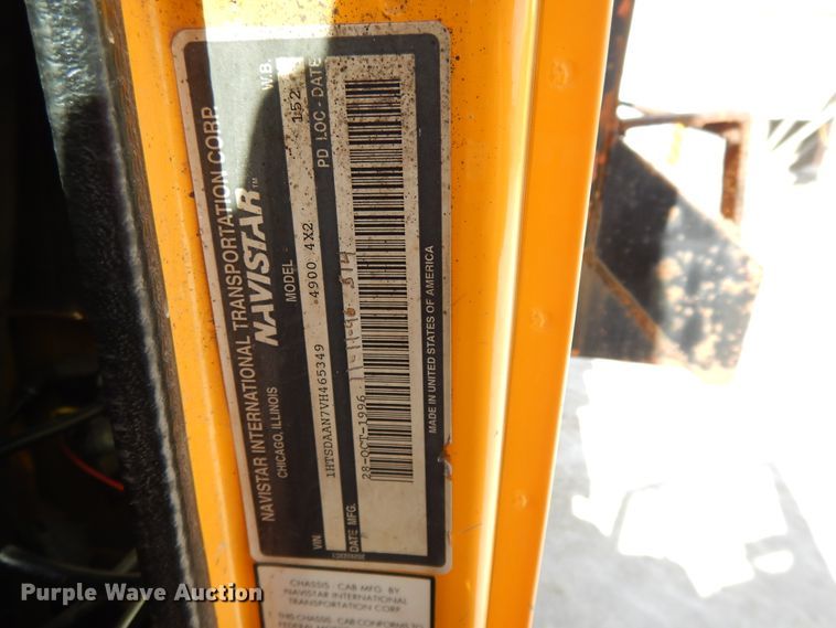 image for item DF5913 1997 International 4900 dump truck