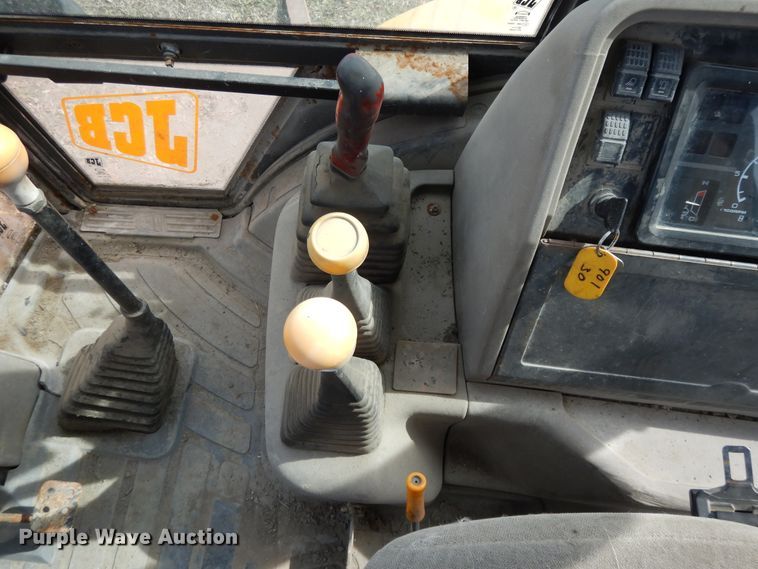 image for item DF5916 1996 JCB 215 Series 2 backhoe