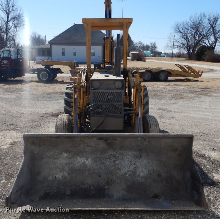image for item DF7393 1974 Case 580B backhoe