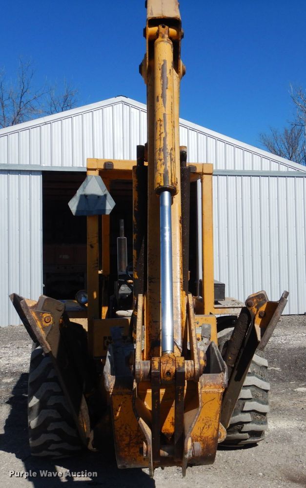 image for item DF7393 1974 Case 580B backhoe