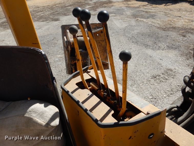 image for item DF7393 1974 Case 580B backhoe