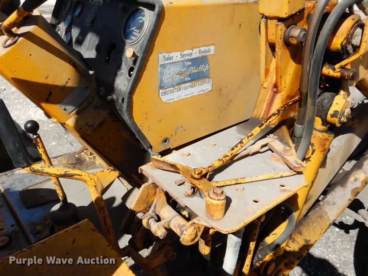 image for item DF7393 1974 Case 580B backhoe