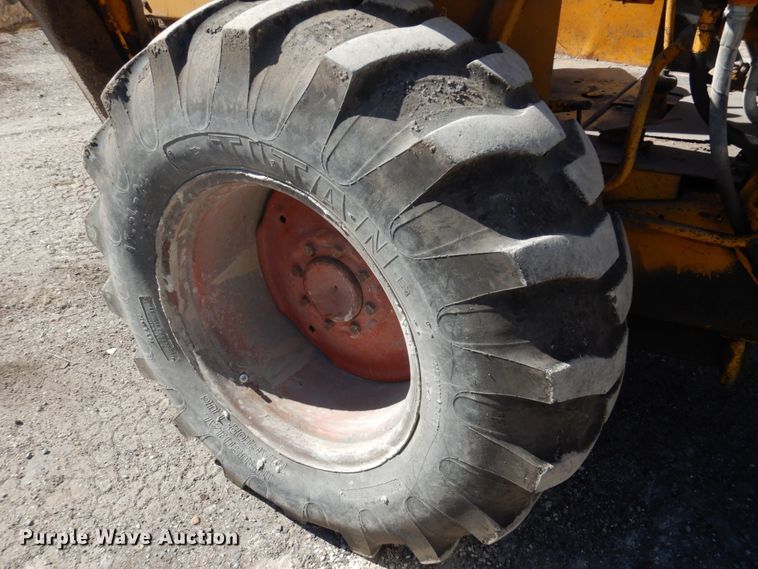 image for item DF7393 1974 Case 580B backhoe