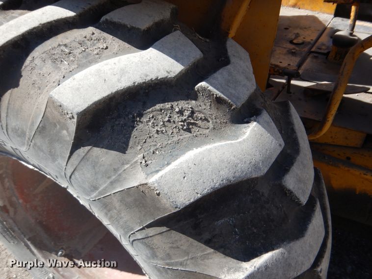 image for item DF7393 1974 Case 580B backhoe