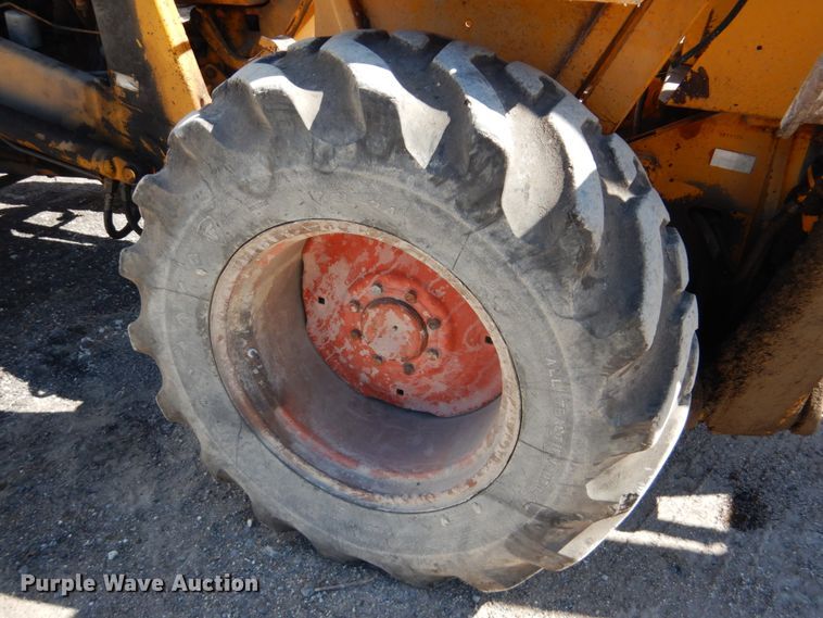 image for item DF7393 1974 Case 580B backhoe