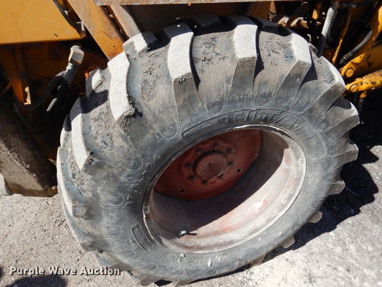 image for item DF7393 1974 Case 580B backhoe