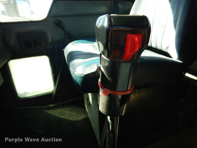 image for item DF7400 1996 Kenworth T600 semi truck