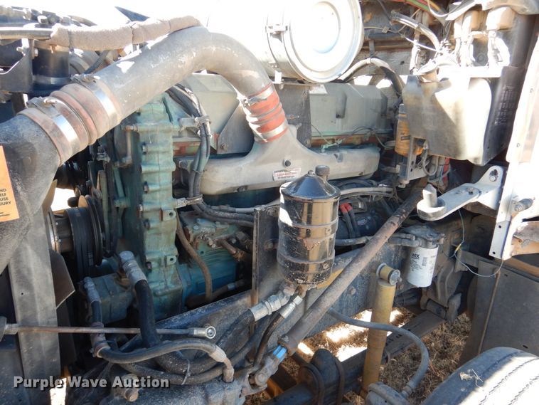 image for item DF7400 1996 Kenworth T600 semi truck