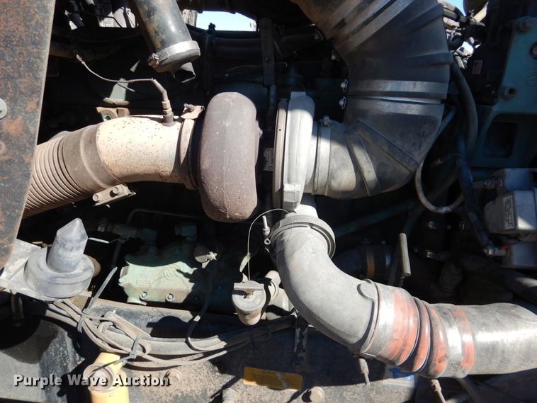 image for item DF7400 1996 Kenworth T600 semi truck