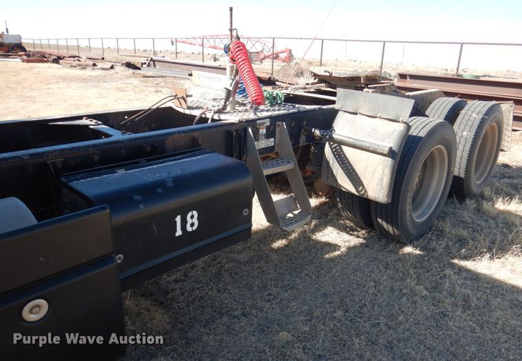 image for item DF7400 1996 Kenworth T600 semi truck