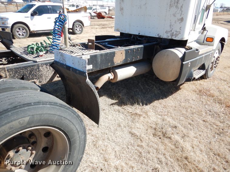 image for item DF7400 1996 Kenworth T600 semi truck