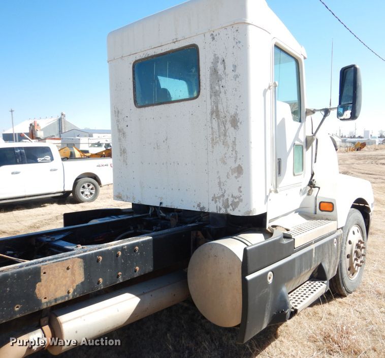 image for item DF7400 1996 Kenworth T600 semi truck