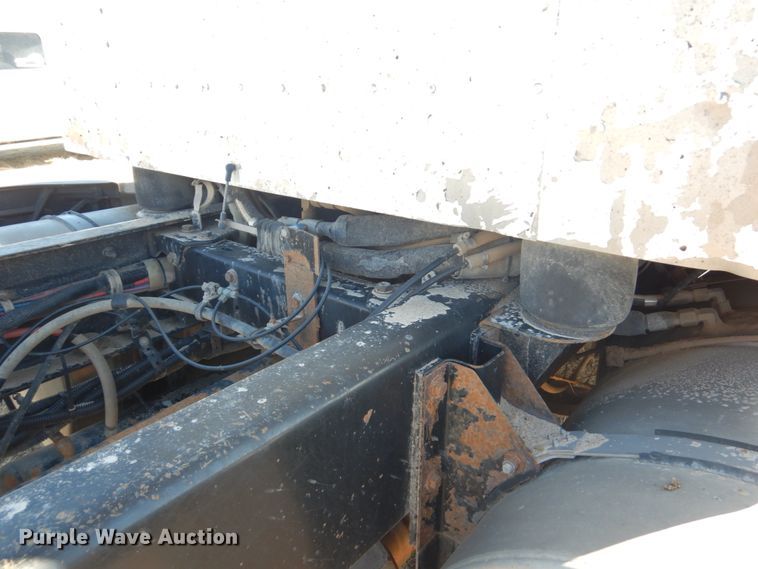 image for item DF7400 1996 Kenworth T600 semi truck