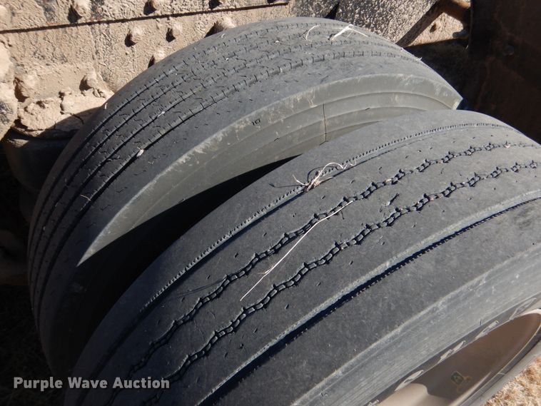 image for item DF7400 1996 Kenworth T600 semi truck