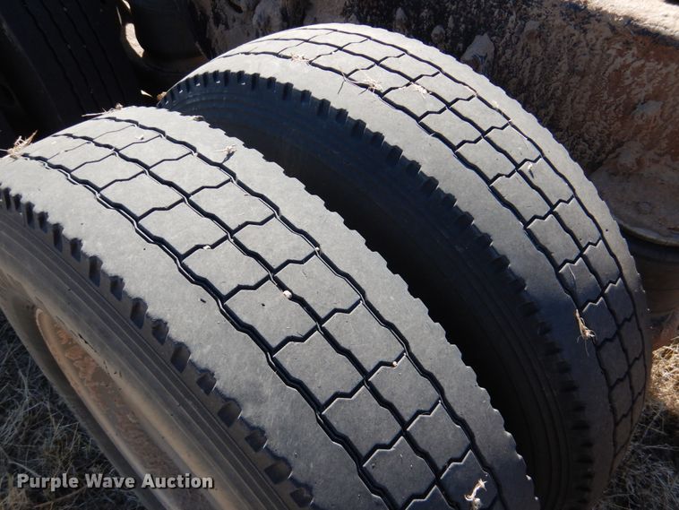 image for item DF7400 1996 Kenworth T600 semi truck