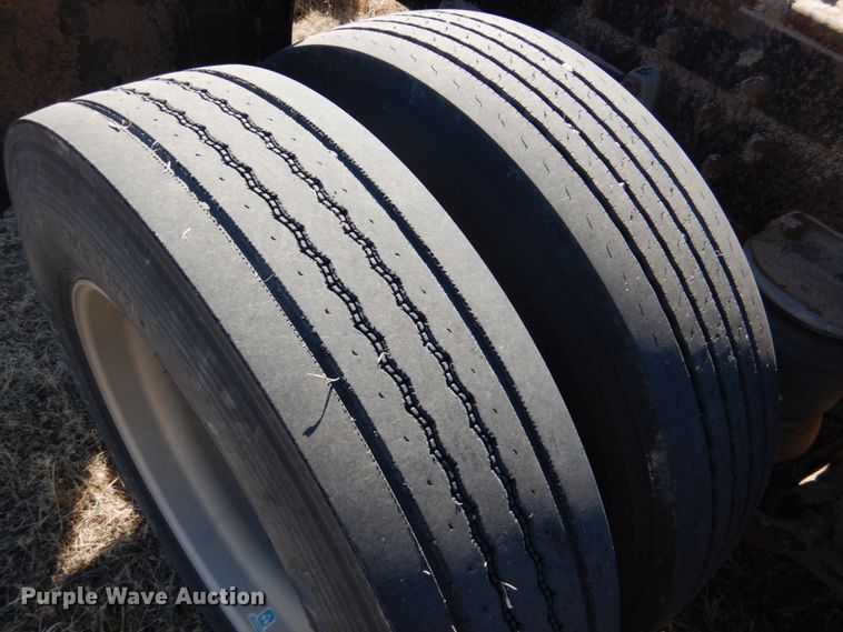 image for item DF7400 1996 Kenworth T600 semi truck