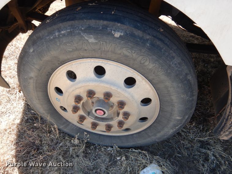 image for item DF7400 1996 Kenworth T600 semi truck