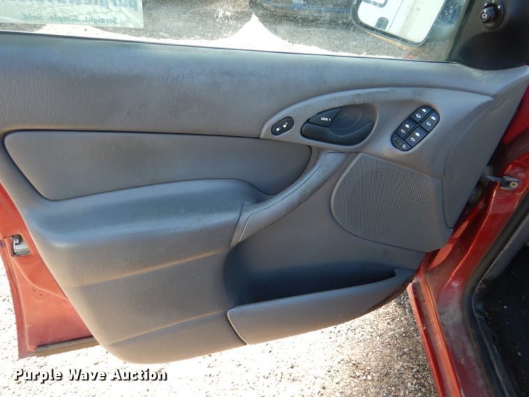 image for item DF7403 2003 Ford Focus
