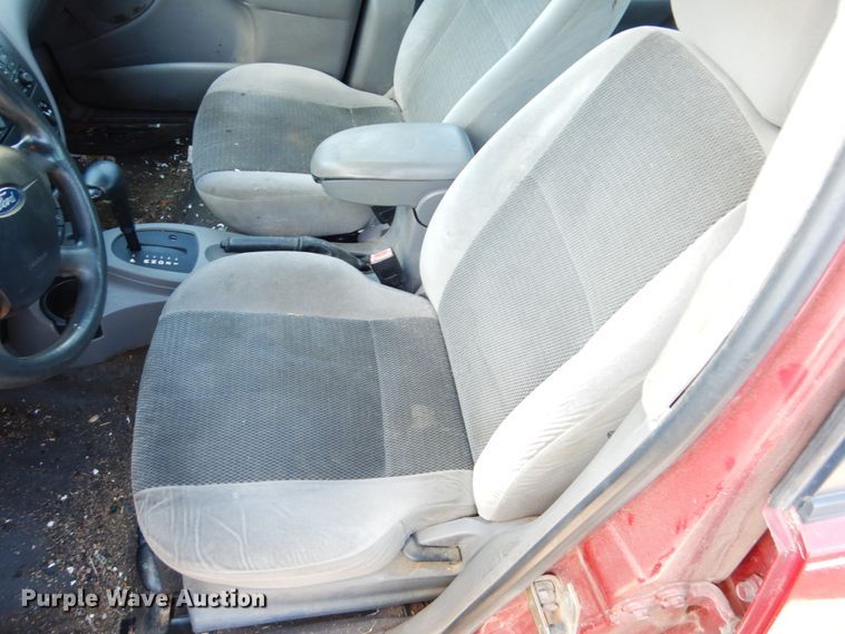 image for item DF7403 2003 Ford Focus