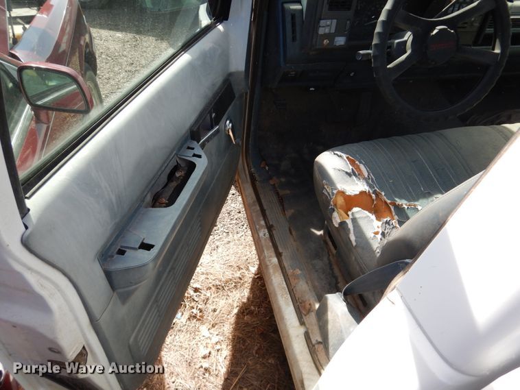 image for item DF7411 1994 Chevrolet C1500 pickup truck