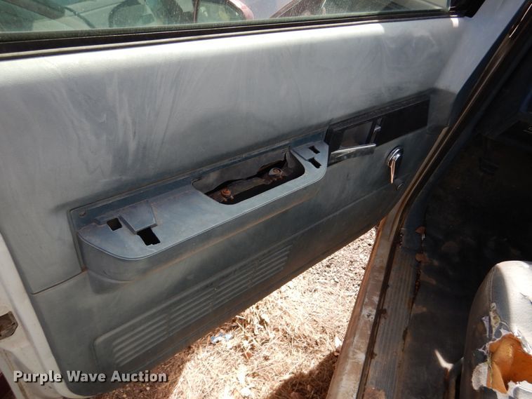 image for item DF7411 1994 Chevrolet C1500 pickup truck