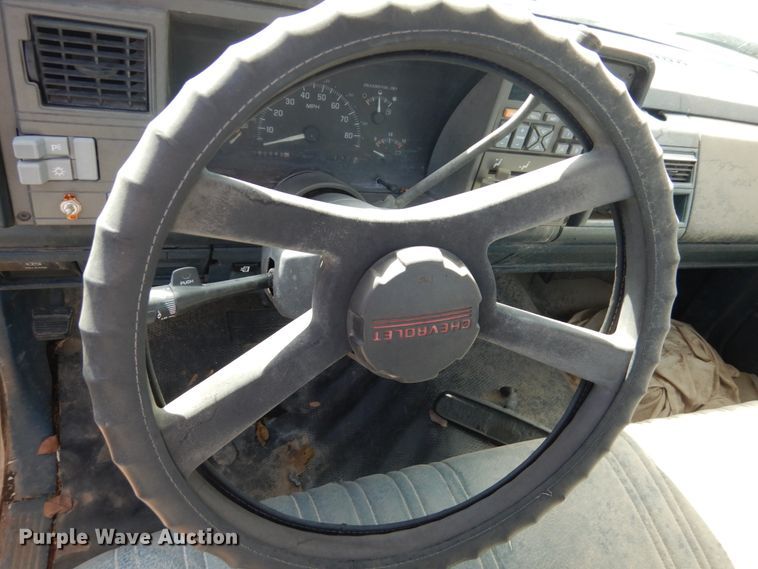 image for item DF7411 1994 Chevrolet C1500 pickup truck