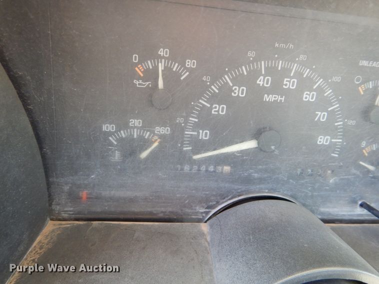 image for item DF7411 1994 Chevrolet C1500 pickup truck