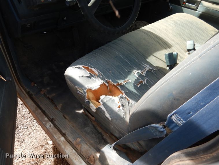 image for item DF7411 1994 Chevrolet C1500 pickup truck