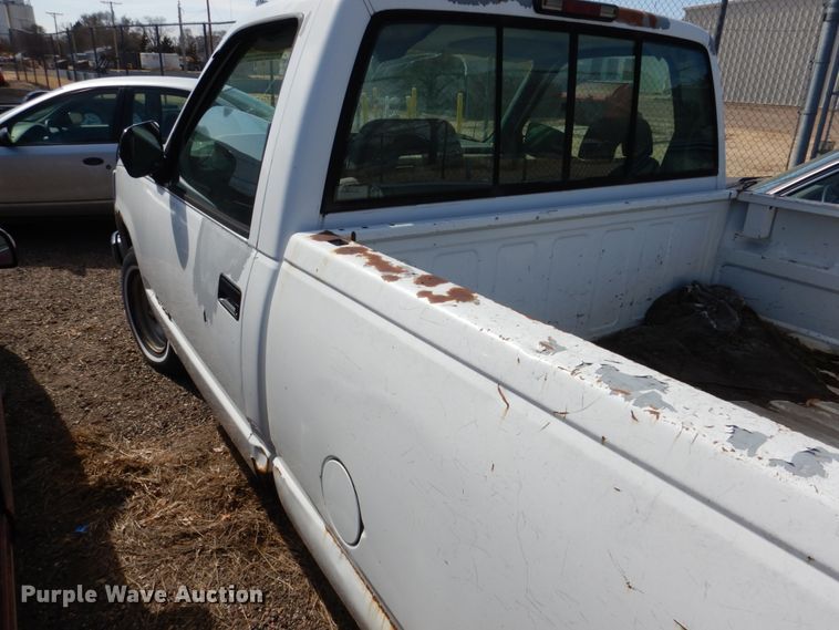 image for item DF7411 1994 Chevrolet C1500 pickup truck