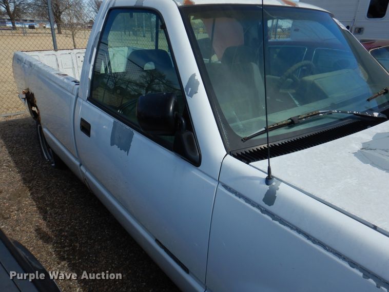 image for item DF7411 1994 Chevrolet C1500 pickup truck