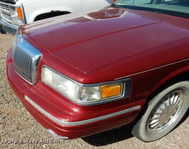 image for item DF7412 1996 Lincoln Town Car