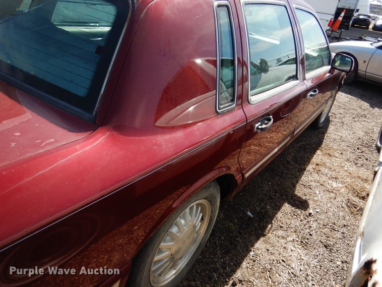 image for item DF7412 1996 Lincoln Town Car