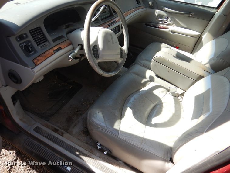 image for item DF7412 1996 Lincoln Town Car