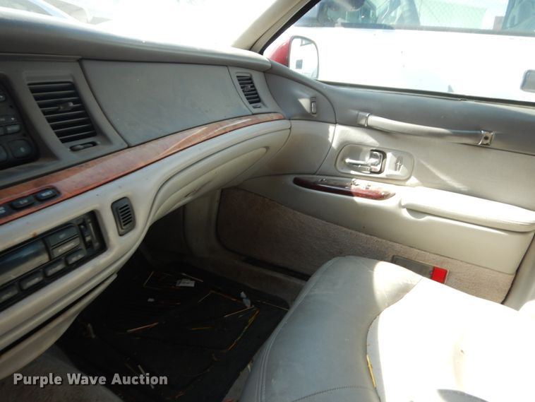 image for item DF7412 1996 Lincoln Town Car