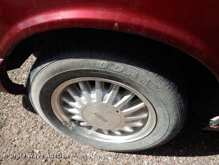 image for item DF7412 1996 Lincoln Town Car