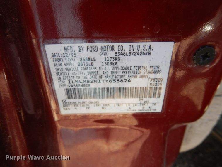 image for item DF7412 1996 Lincoln Town Car