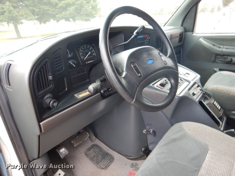 image for item DG5940 1992 Ford E350 ambulance